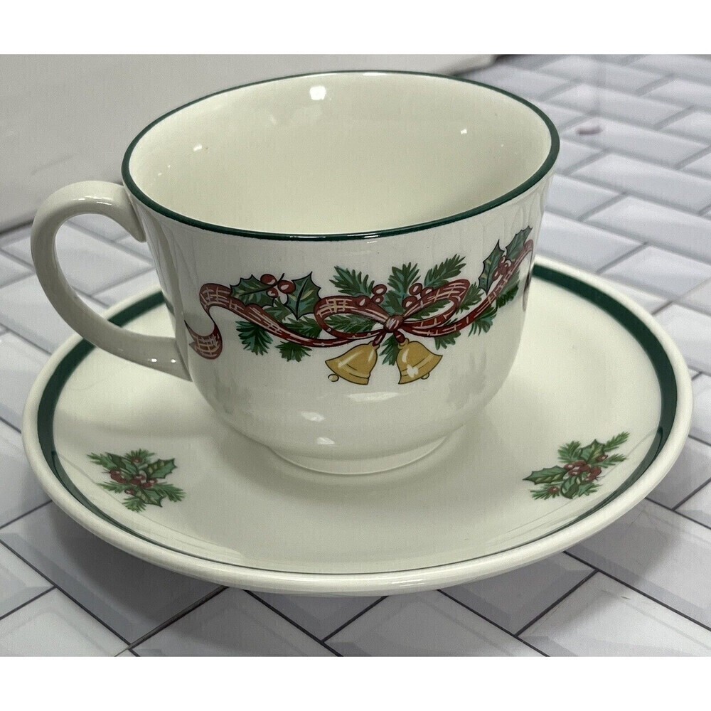 Christmas Fine English Ceramic Tableware 2pc set Johnson Brothers Victorian New
